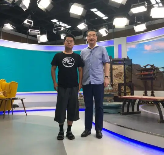 摩福男人展:夏天里的男人,穿什么都是错?!但这群人的穿搭不得不服!! 摩福男人展:夏天里的男人,穿什么都是错?!但这群人的穿搭不得不服!!