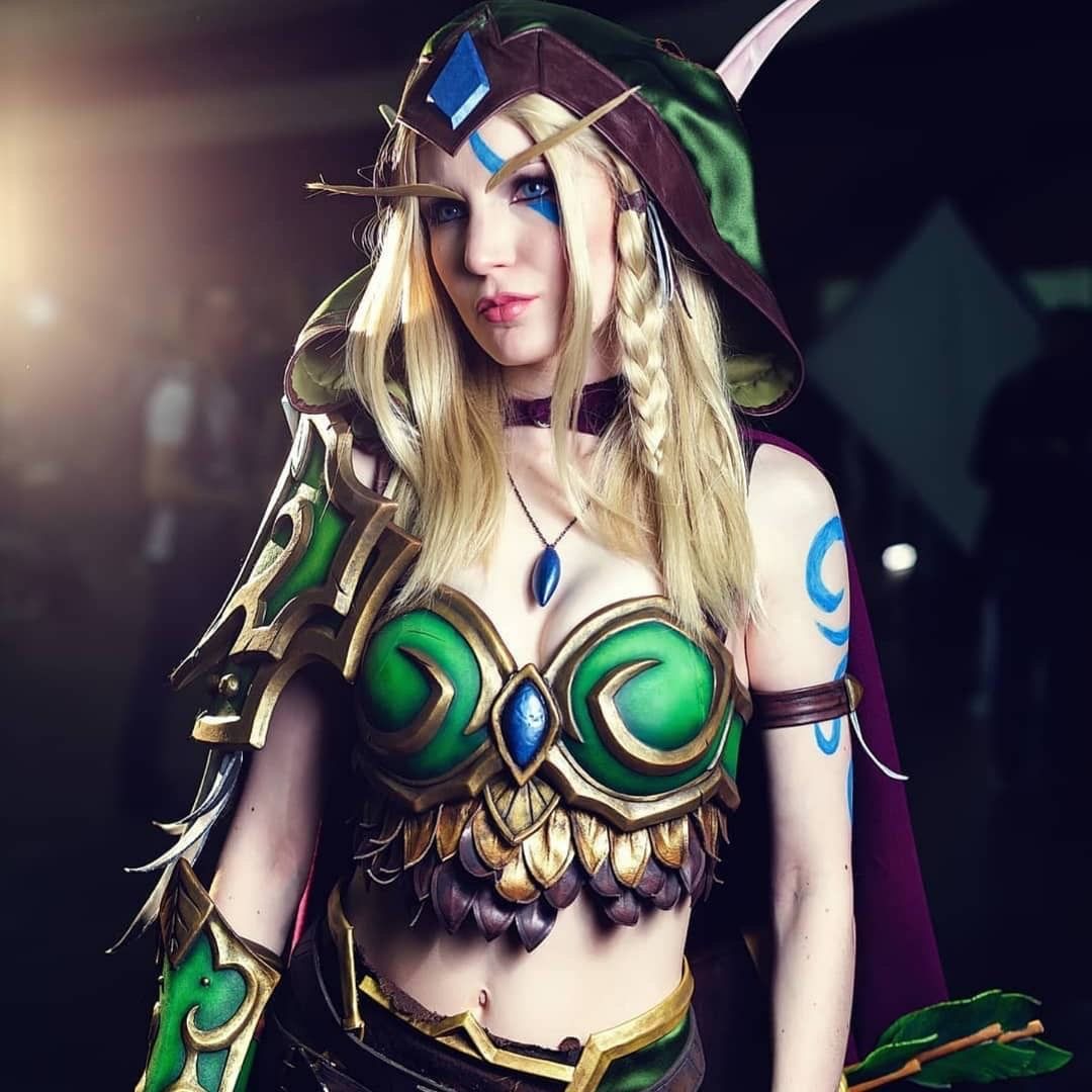 看到这些玩cosplay小姐姐之后，我对二次元的世界充满了幻想...