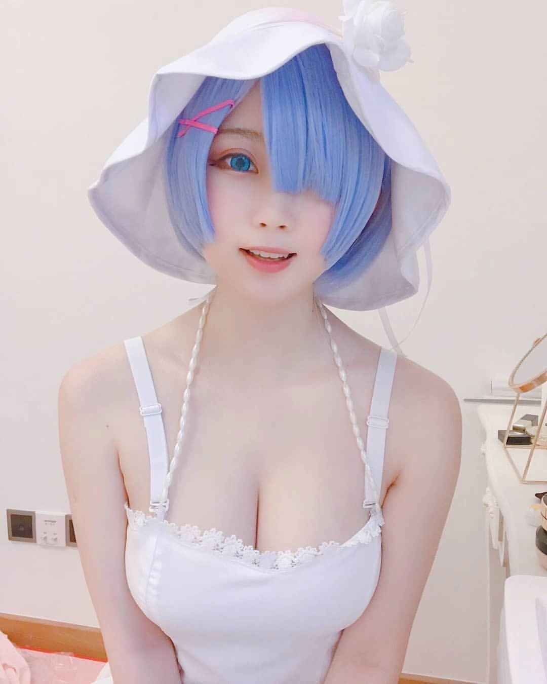 看到这些玩cosplay小姐姐之后，我对二次元的世界充满了幻想...