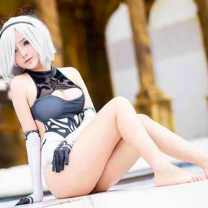 看到这些玩cosplay小姐姐之后，我对二次元的世界充满了幻想...