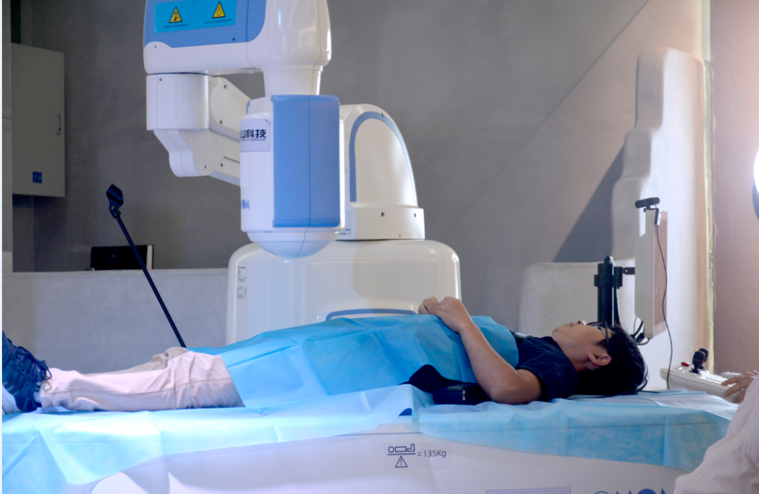 重磅全球首台全自动胶囊机器人rc100震撼上市