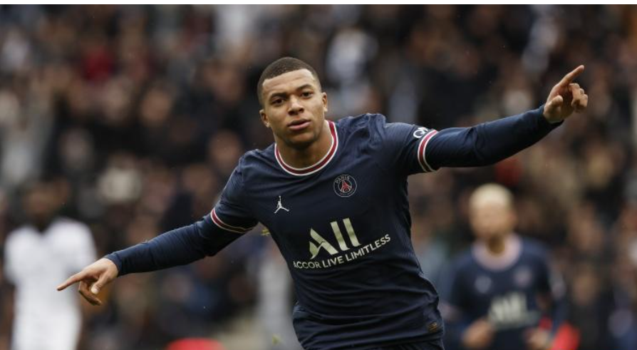 世界杯後成熟了！姆巴佩點射破門助球隊贏球，賽後采訪獲球迷點讚（梅西助攻姆巴佩）