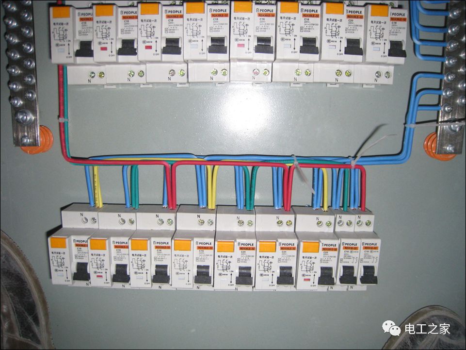 老电工手把手教您如何做好配电箱内部配线，图文详解，值得收藏的图13