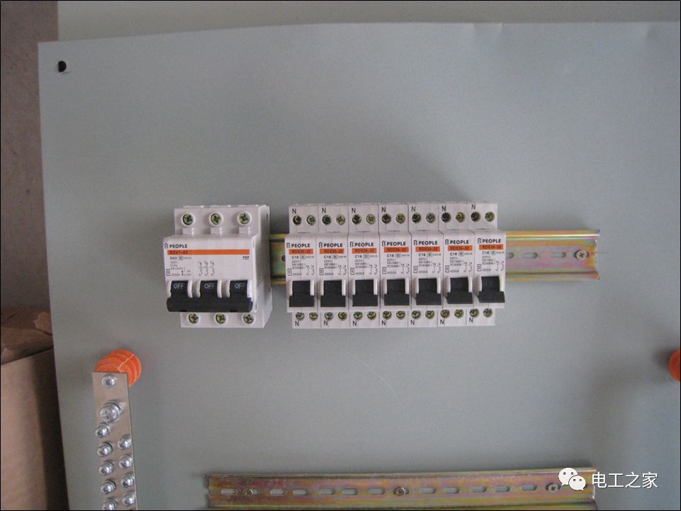 老电工手把手教您如何做好配电箱内部配线，图文详解，值得收藏的图15