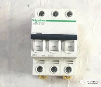 空开和漏保什么区别？接线左零右火？左火右零？老电工：都不准确的图9