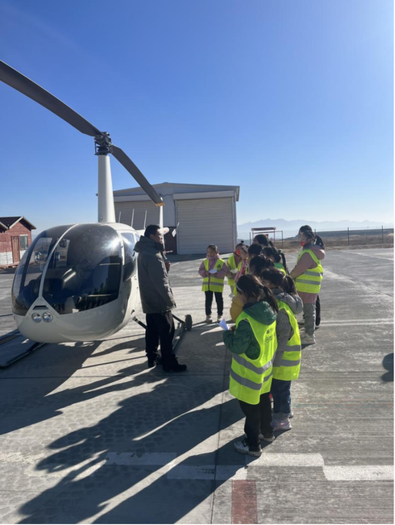 包头市航空科普教育示范基地授牌仪式在五当召机场举行