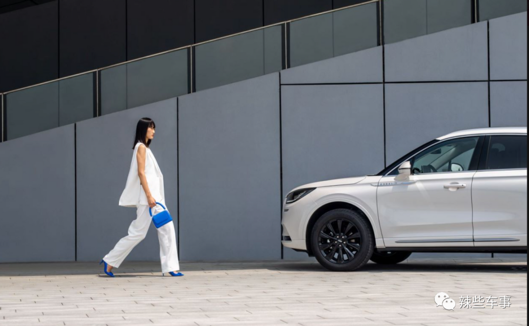 30万买豪华suv 需求白色高级 推荐这款美系限量豪车 全网搜