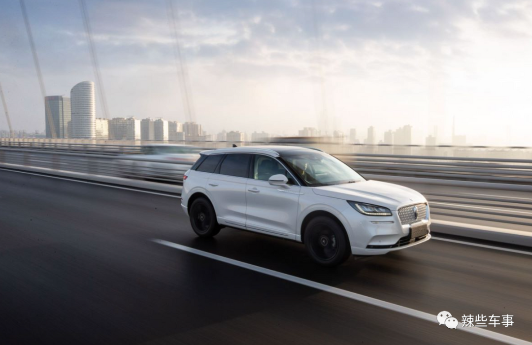 30万买豪华suv 需求白色高级 推荐这款美系限量豪车 全网搜