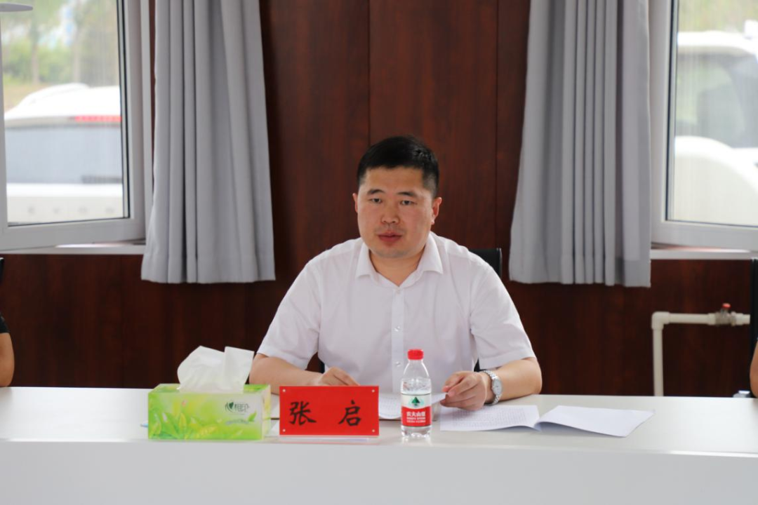 仪式上,张启介绍了赤峰高新区"一区四园"总体规划,产业布局和发展前景