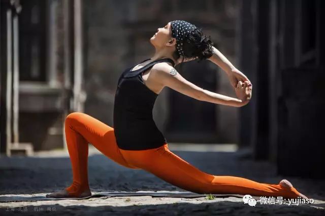 4位中国最美瑜伽奶奶，告诉你：练瑜伽60岁也依然可以做少女