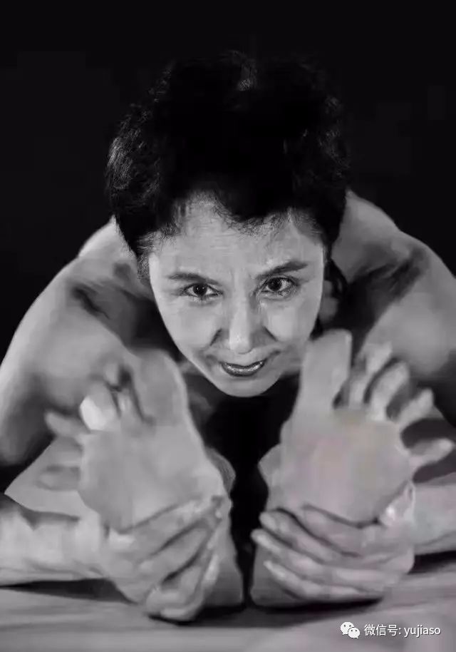 4位中国最美瑜伽奶奶，告诉你：练瑜伽60岁也依然可以做少女