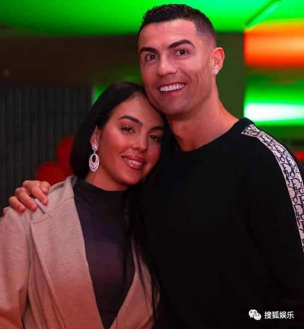 C罗女友辟谣感情不合传闻 乔治娜：嫉妒的人造谣