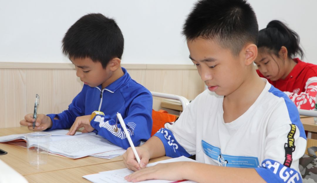 父母再忙再累,每天用3个小时坚持这样做,孩子受益一生! 父母再忙再累,每天用3个小时坚持这样做,孩子受益一生!
