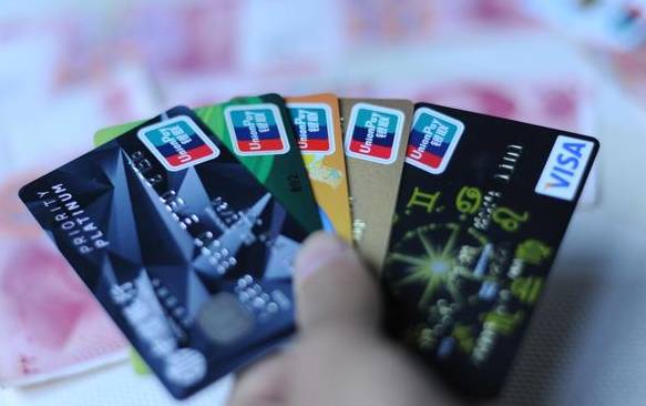 警方严打买卖银行卡，近3000人被惩戒