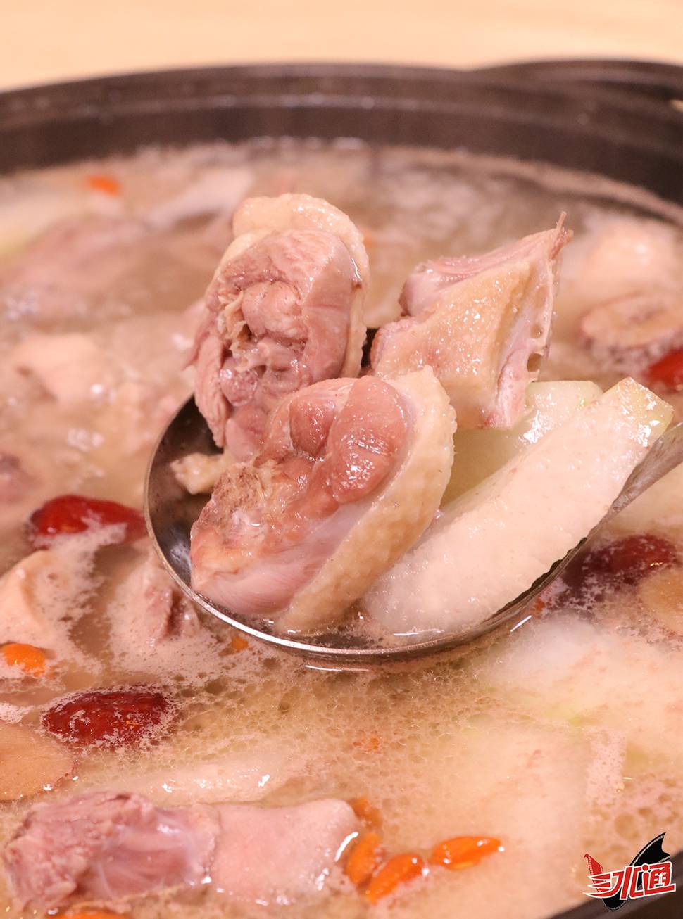 人均低至13元满屏火锅随便刷肥牛肉丸鱼蛋免费送三水人的饭堂