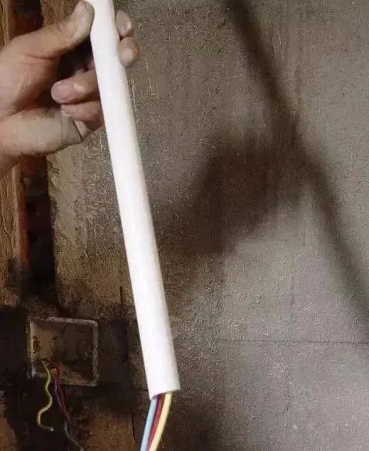一看就懂的“電工布線電路實圖解”的圖12