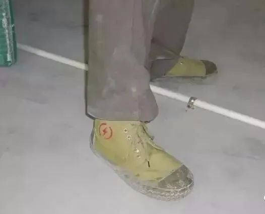 一看就懂的“電工布線電路實圖解”的圖14