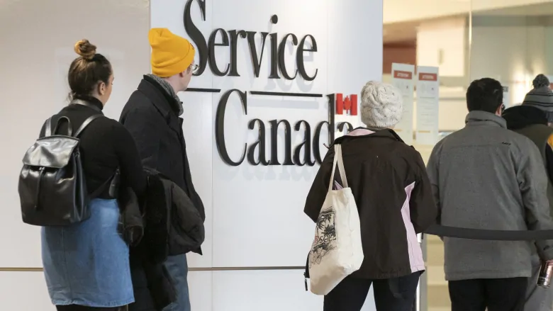 开心！Canada Service恢复线下营业，看来离录指纹也不远了！