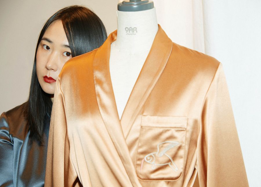 女人梦见自己下身没有穿_梦见女人未穿衣服是什么_梦见看到一个女人没有穿内裤