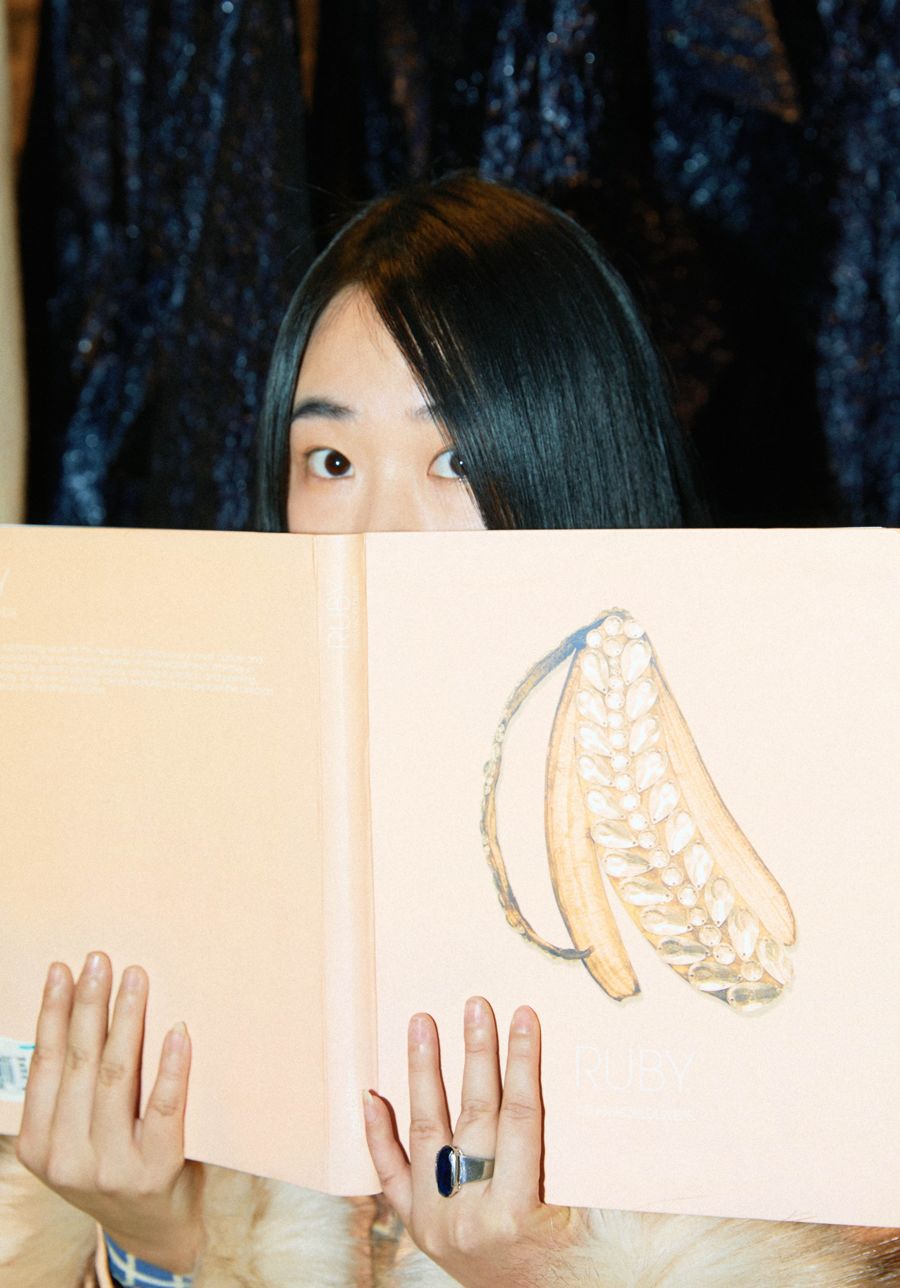梦见看到一个女人没有穿内裤_女人梦见自己下身没有穿_梦见女人未穿衣服是什么