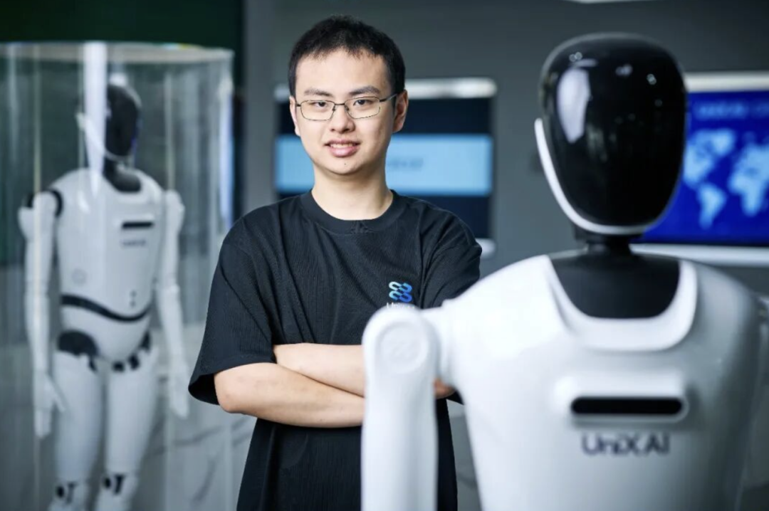 优理奇UniTac机器人触觉模型 让VLA预测接触提升操作安全