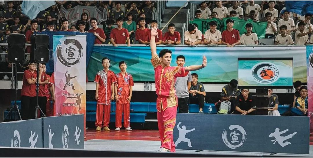 中年流鼻血梦见女人什么意思_梦到女人流鼻血是什么预兆_中年女人梦见自己流鼻血