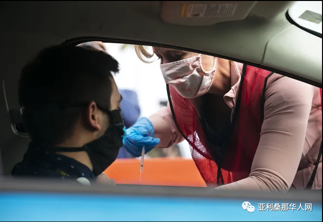 ​亚利桑那州两个疫苗接种点现已向55岁及以上的人开放 文章封面圖