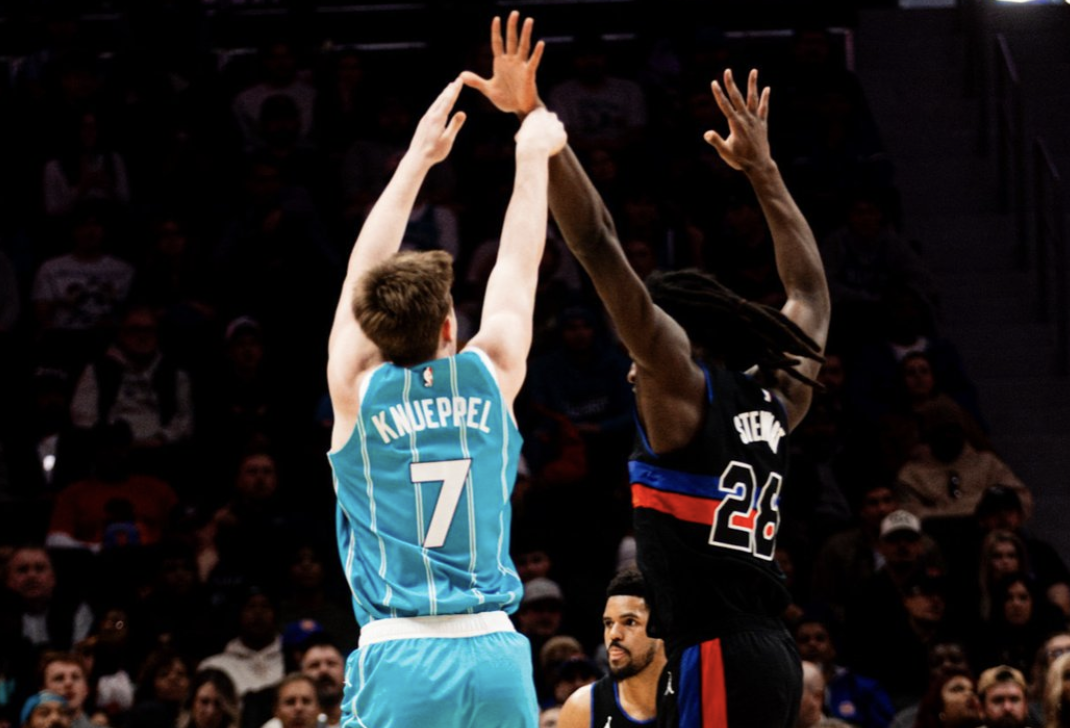 NBA战报｜爆发冲突！活塞终结黄蜂九连胜，康宁汉姆33分9板7助，杜伦15分5板，米勒24分，克尼佩尔20分5板，鲍尔20分