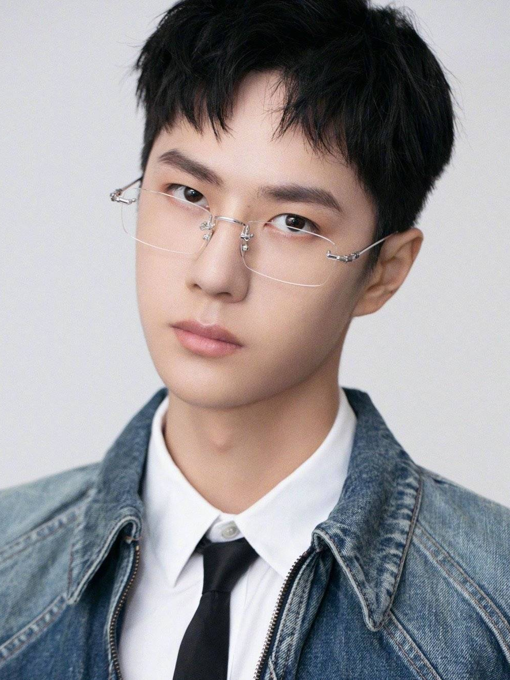 千万别小看戴眼镜女生的颜值