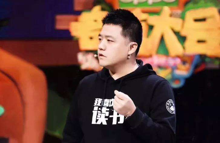 写一个创业项目的总结 他一周上班两天却赚上千万，总结出低风险创业法，创业人必读