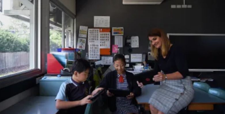 澳总理很高兴女儿继续上学，暂不关校！老师怒批被迫当廉价保姆！ - 3