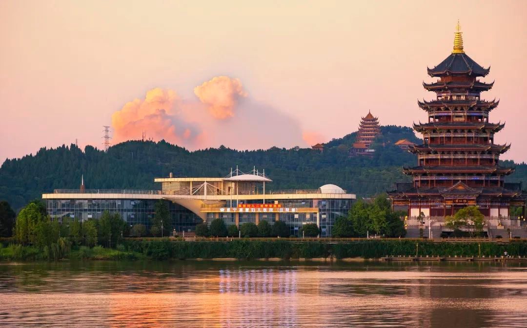 大片看遂宁一座隽永灵动的西部水都