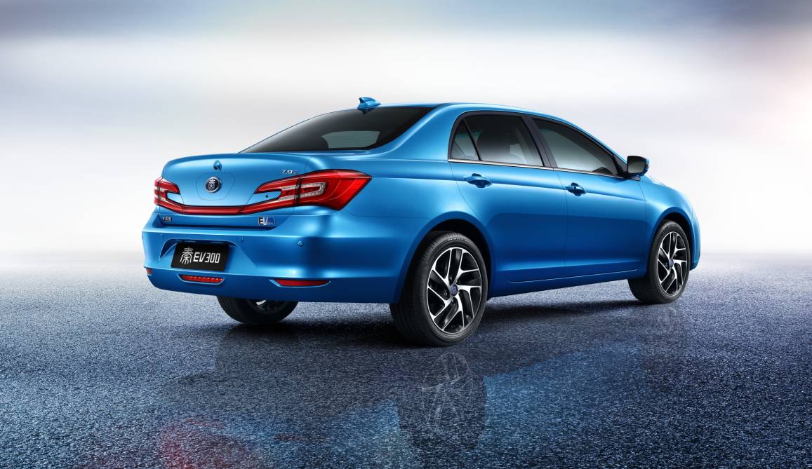 2017款秦ev300售23.59~25.59万