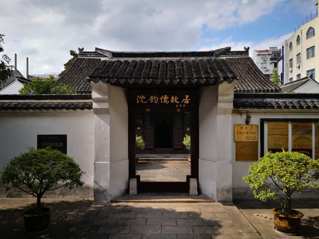 1第一站南湖景区.png