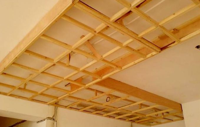 家装选材：轻钢VS木质，吊顶龙骨材质你更心水哪一种？