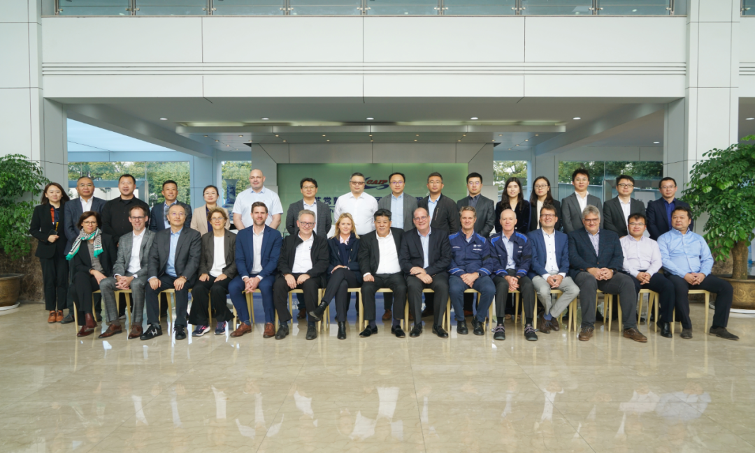 董事长罗小春表示,宝马是常熟汽饰集团的核心客户,双方合作已经走过了