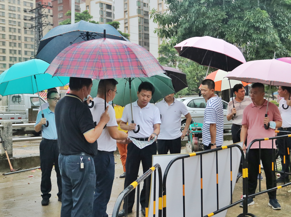 8月18日下午,市委书记符贤带领副市长魏智勇,市委办和市直有关部门