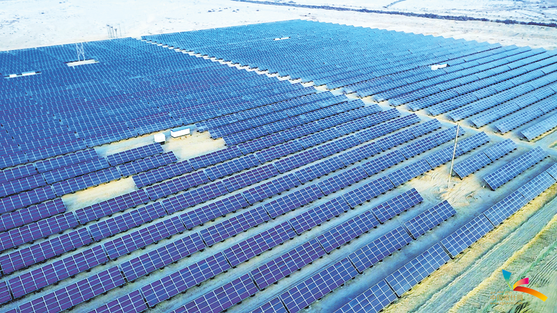 新华发电莎车县20万千瓦配套储能和80万千瓦市场化并网项目。麦麦提艾力·麦麦提明 摄