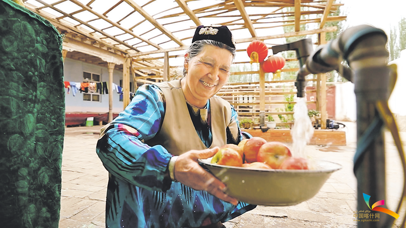 伽师县城乡饮水工程顺利完工通水，伽师人民喝上了“健康水”“幸福水”。（资料图片）