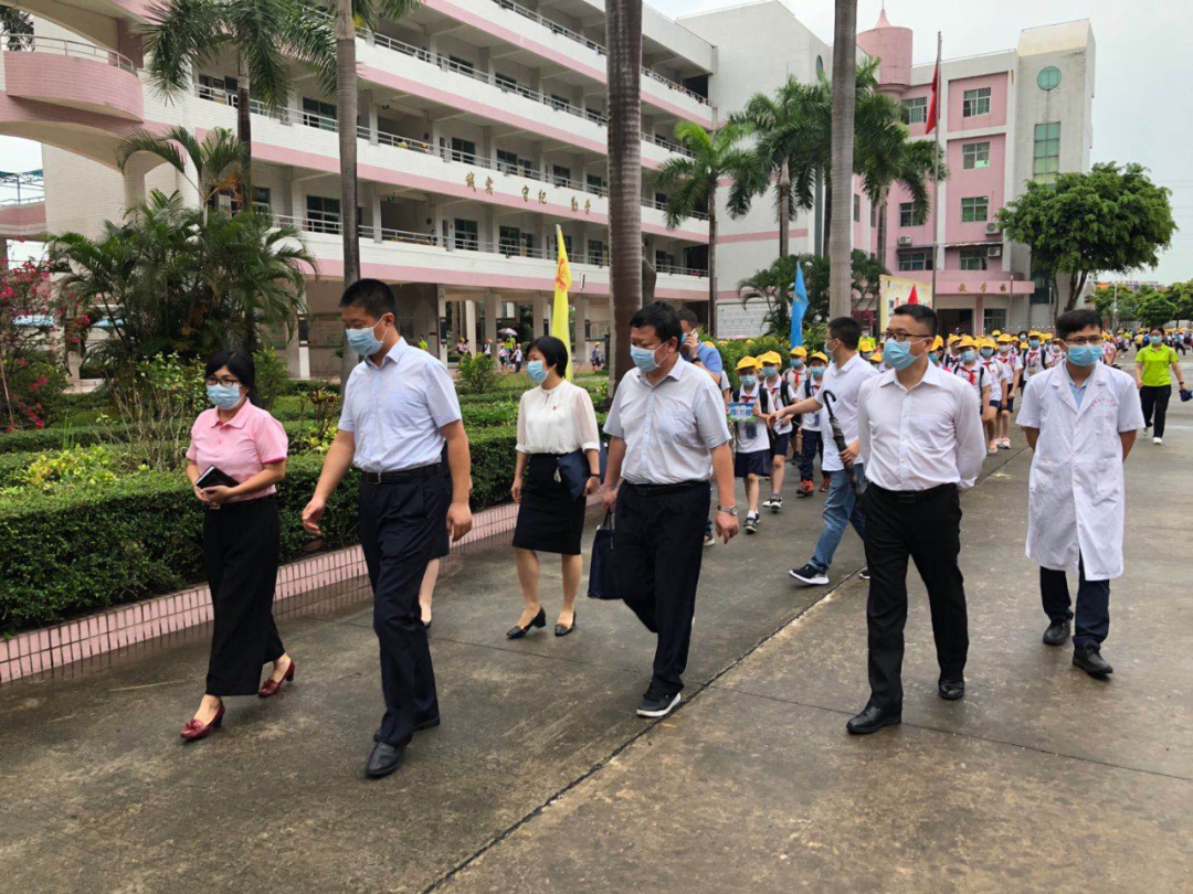 王长青副市长到开平市督导检查返校复学情况