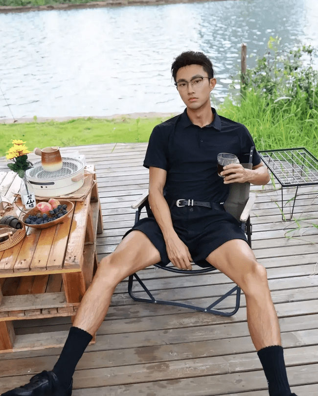 图片[26]-黑皮机车程序员小哥哥，你被折服了吗？-小蓝短视频