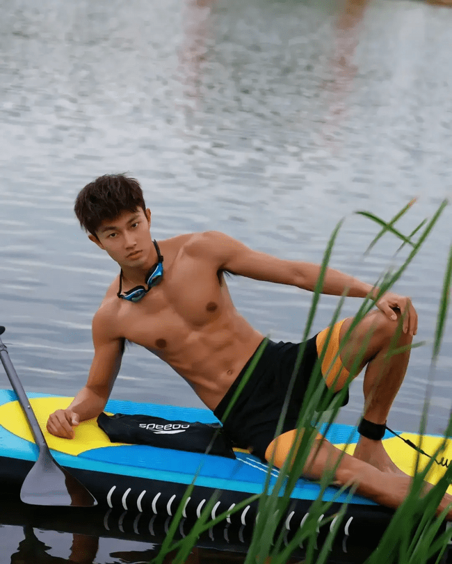 图片[16]-黑皮机车程序员小哥哥，你被折服了吗？-小蓝短视频