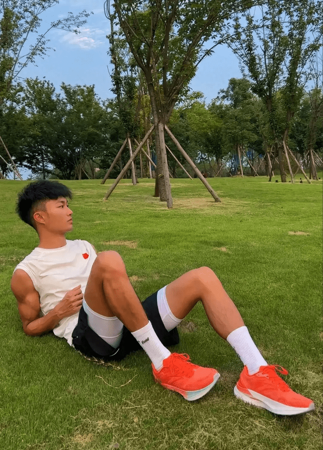 图片[10]-黑皮机车程序员小哥哥，你被折服了吗？-小蓝短视频