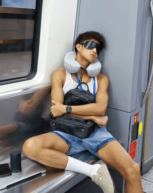 图片[9]-黑皮机车程序员小哥哥，你被折服了吗？-小蓝短视频