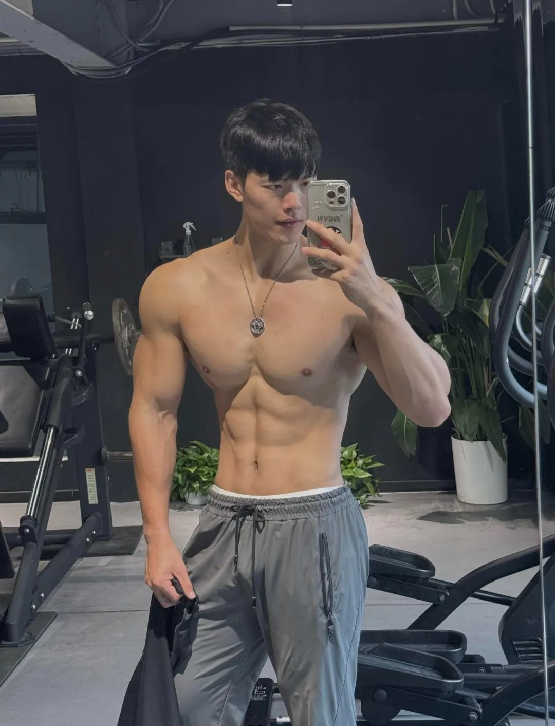 189cm翘P肌肉健身双开门鲨鱼线腹肌哥哥