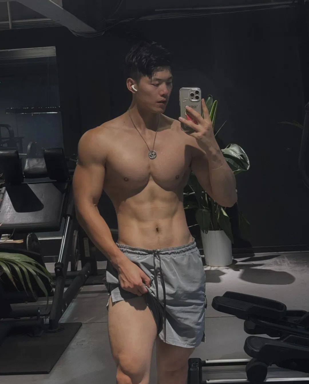 189cm翘P肌肉健身双开门鲨鱼线腹肌哥哥