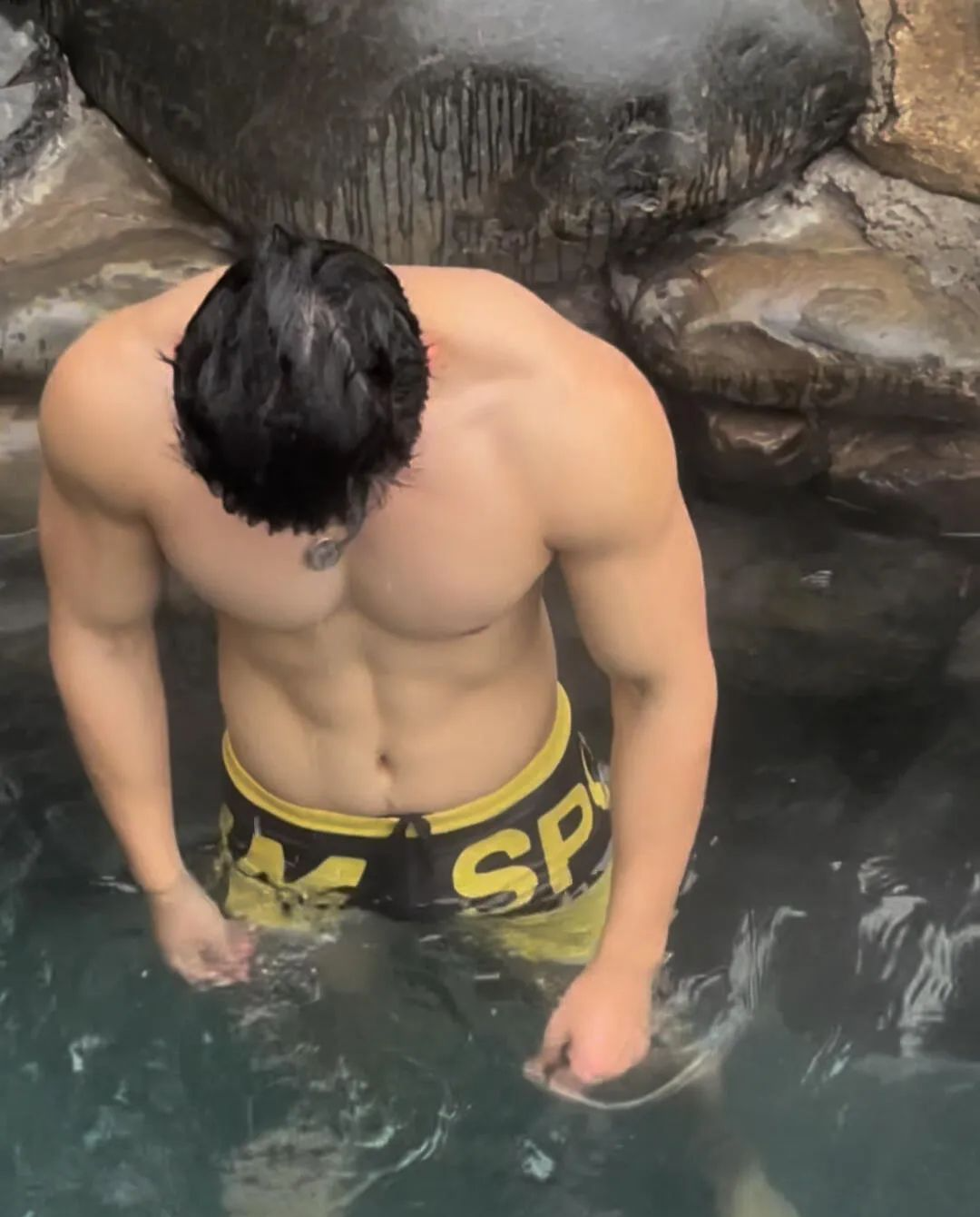 189cm翘P肌肉健身双开门鲨鱼线腹肌哥哥