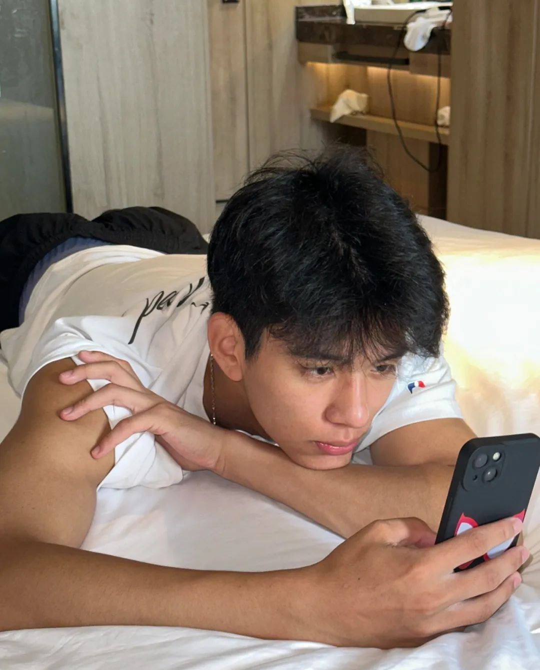 大鼻子山东黑皮薄肌男