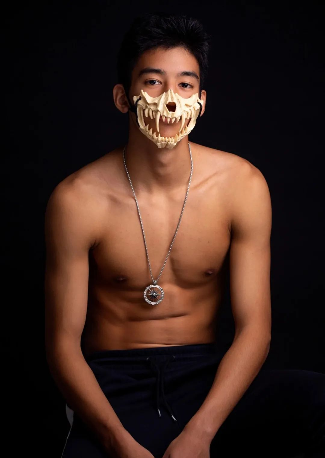 大鼻子山东黑皮薄肌男