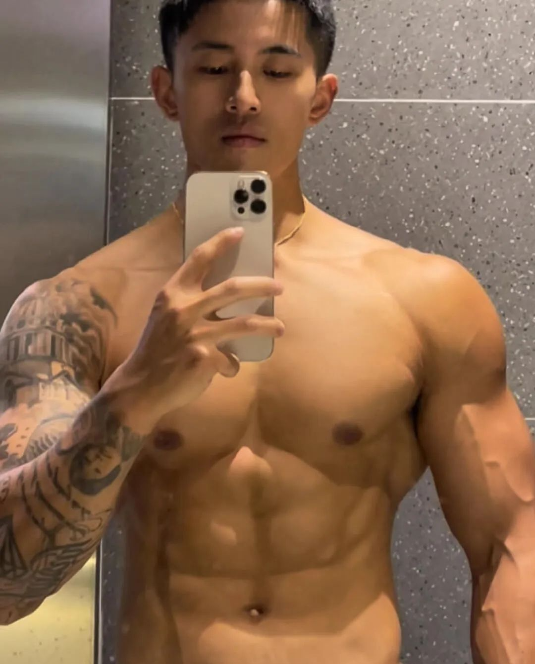 186cm筋肉铁血汉子健身私教